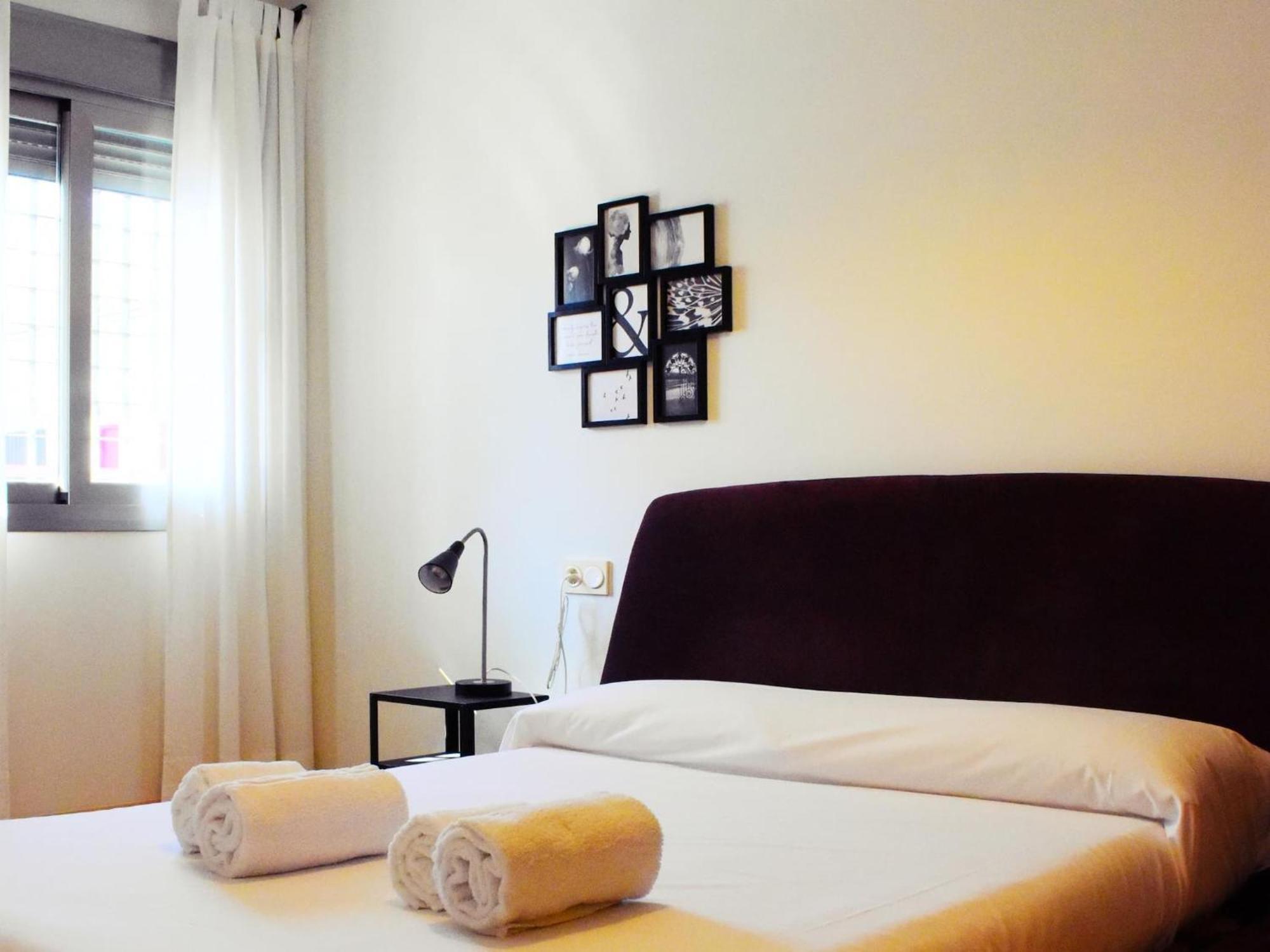 Tranquilo Apartamento Cerca Del Centro Historico Malaga Bagian luar foto